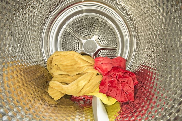 Zbehlo či poškodilo sa vám v sušičke oblečenie? Najčastejšie príčiny