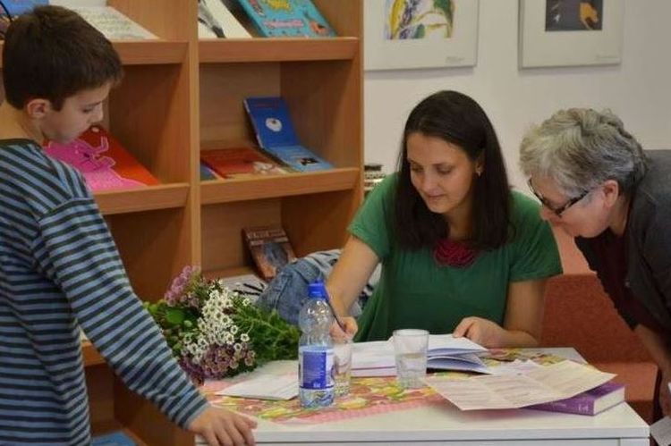 V hlave tridsať, v krížoch sto