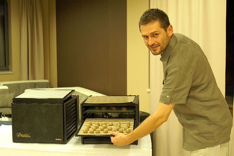 Rawolúcia - živá strava novej generácie